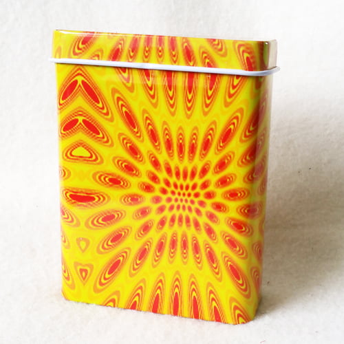 Sigarettendoosje geel met oranje motief