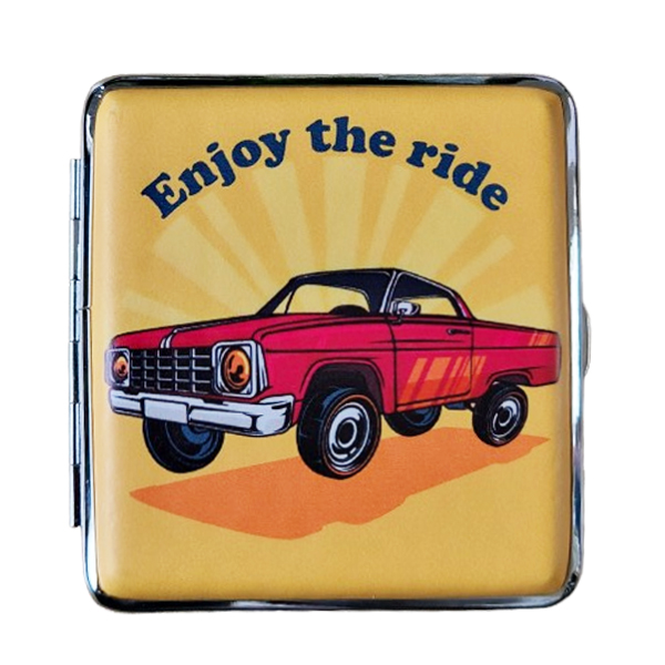 Sigarettenkoker oude auto enjoy the ride