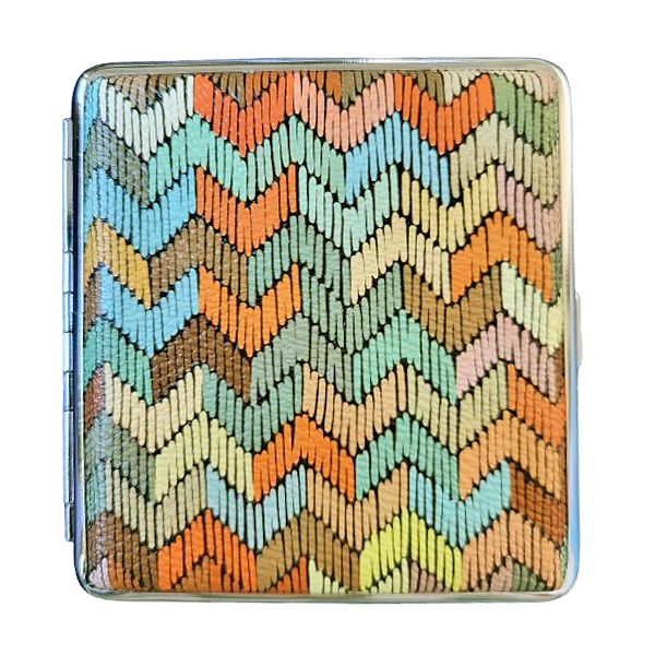 Leuke sigarettenkoker met zigzagmotief
